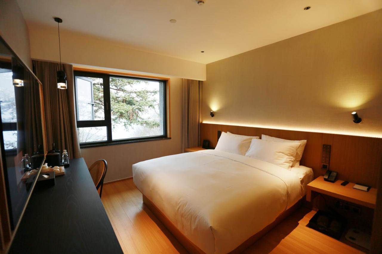 Wudang Mountain The Yew House Hotell Wudangshan Exteriör bild